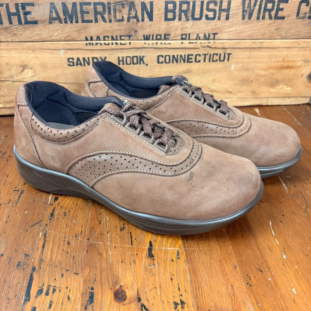 SAS Walk Easy Brown Nubuck‎ Leather Walking Shoes Womens 7W Made in USA Comfort